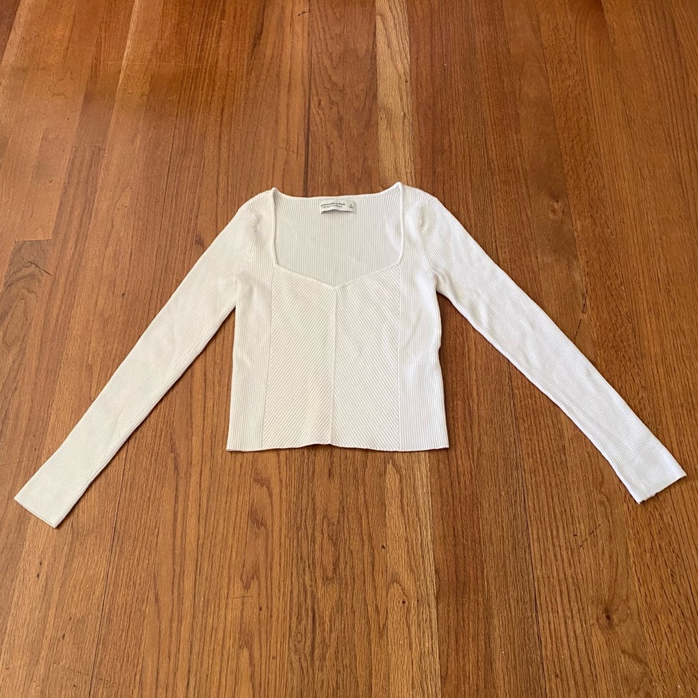 Abercrombie & Fitch Ribbed Sweetheart NeckLine Long Sleeve Top - Picture 3 of 5
